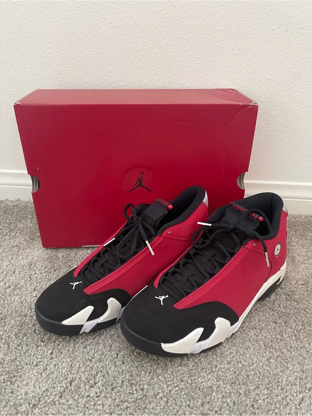 Air Jordan 14 retro Men’s Low-Top Sneakers in Red, Black & White